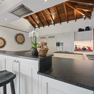 4.2 sixieme sens kitchen