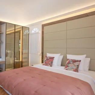 4.2 white sun bedroom 1