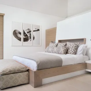 4.3 b.e. north shore beachfront villa 5bd bedroom 2