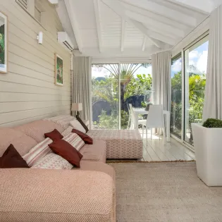 4.3 dream in blue bedroom 2