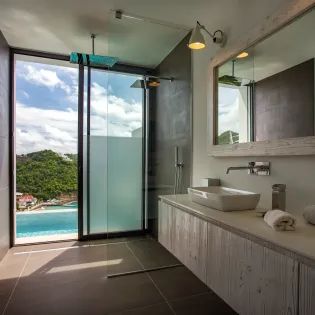 4.3 passage bedroom 1