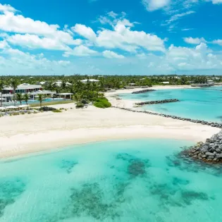 4.3 sol e mare beach view