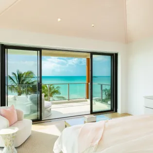 4.3 villa bristol breeze bedroom 1