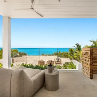 4.4 b.e. grace bay beachfront 5bd bedroom 2