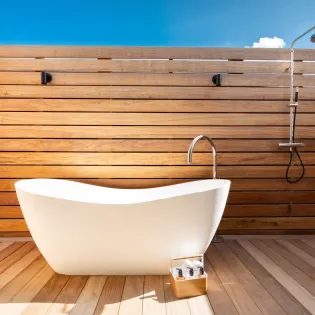 4.4 villa bristol breeze bathroom 1