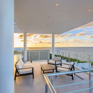 4.9 reve noir bedroom 1