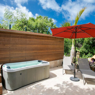 4 CaribbeanStone Jacuzzi