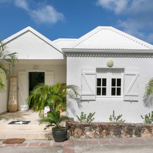 5 CaribbeanStone Entrance