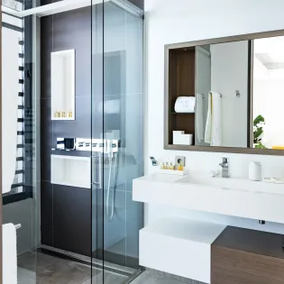 5.1 axel rocks bathroom 1