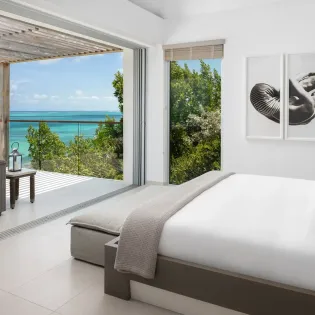 5.1 b.e. north shore beachfront villa 5bd bedroom 3