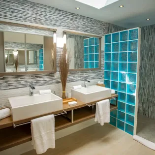 5.1 cacao bathroom 1