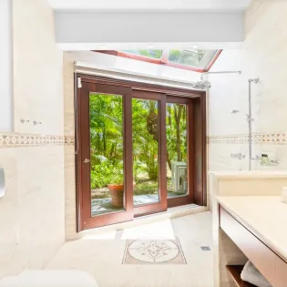 5.1 casa de la playa bathroom 2