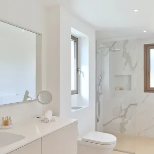 5.1 crystal breez bathroom 1