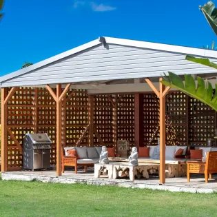 5.1 debbie outdoor dining