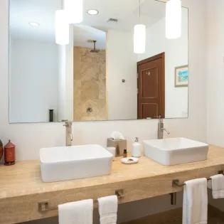 5.1 etoile de mer bathroom 1