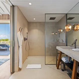 5.1 goldeneye bathroom 1