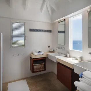5.1 little caramba bathroom 1