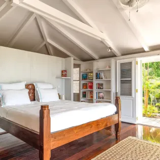 5.1 manoir de lurin bedroom 1