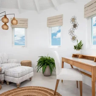 5.1 oceanside tower upstairs siting room
