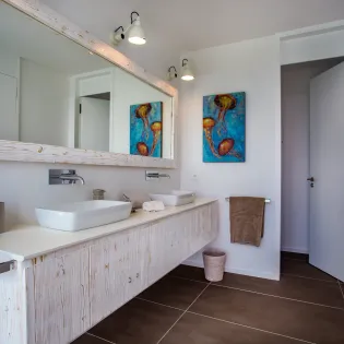 5.1 passage bedroom 2