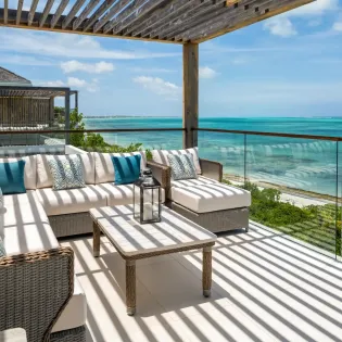 5.2 b.e. north shore beachfront villa 5bd bedroom 3