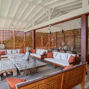 5.2 debbie outdoor dining