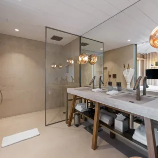 5.2 goldeneye bathroom 1