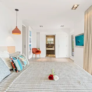 5.2 le rocher bedroom 5