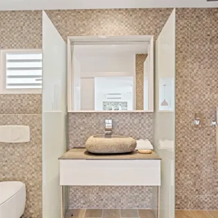 5.3 le rocher bedroom 5