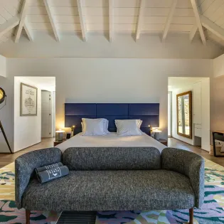 5.3 wine note bedroom 1