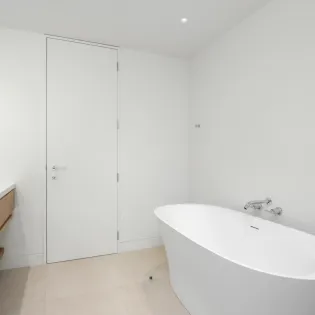 5.4 b.e. north shore ocean front beach house 4bd bedroom 3