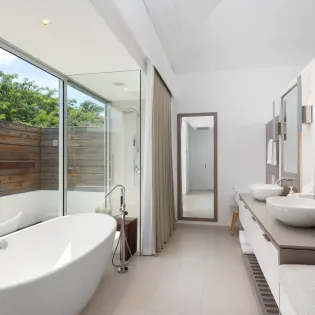 6.1 b.e. north shore beachfront villa 5bd bedroom 4