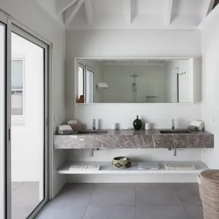 6.1 bel air bathroom 1