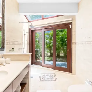 6.1 casa de la playa bathroom 3