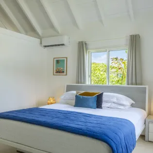 6.1 la roche dans i eau bedroom 2