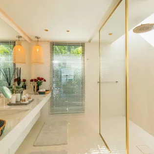 6.1 quartz primary bathroom