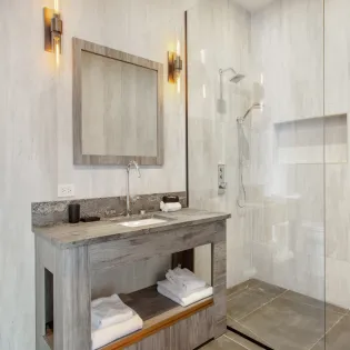 6.1 reve noir bathroom 3