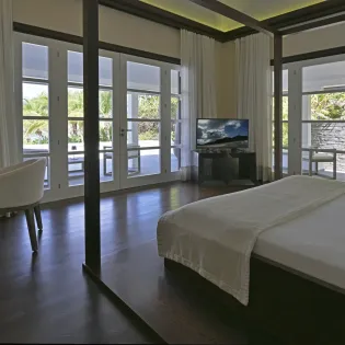 6.1 silver rainbow bedroom 3