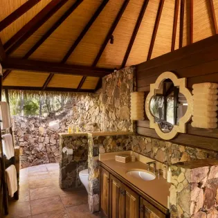 6.2 bali lo bathroom