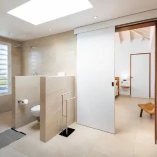 6.2 cypraea bathroom 1