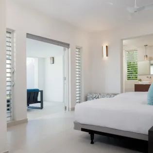 6.2 goldfinger bedroom 2