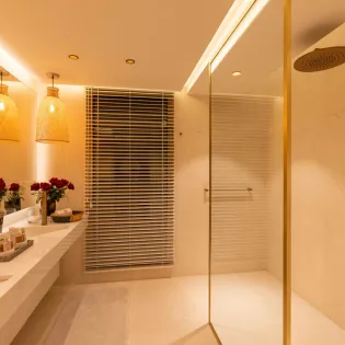 6.2 quartz primary bathroom