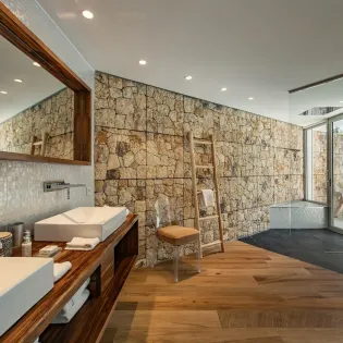 6.2 wine note bathroom 1