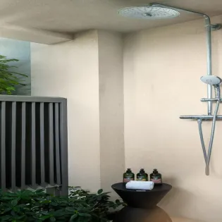 6.3 goldfinger bedroom 2