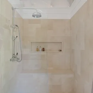 6.3 sixieme sens bathroom 1