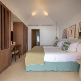 6.4 sophie bedroom 2