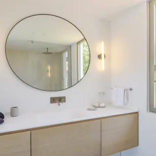 7.1 indigo bathroom 2