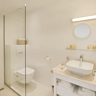 7.1 marris bathroom 2