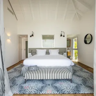 7.1 wine note bedroom 2