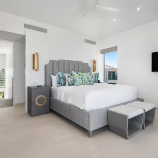 7.2 b.e grace bay ocean view 6bd primary upstairs